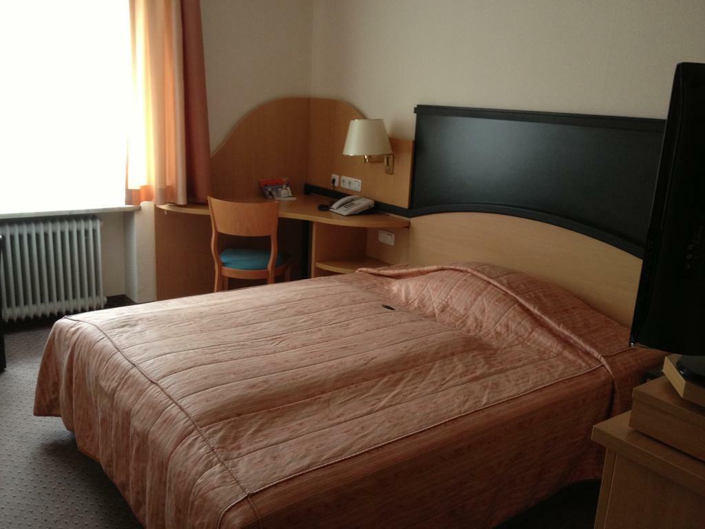 Privat Hotel Riegele Augsburg Exteriör bild